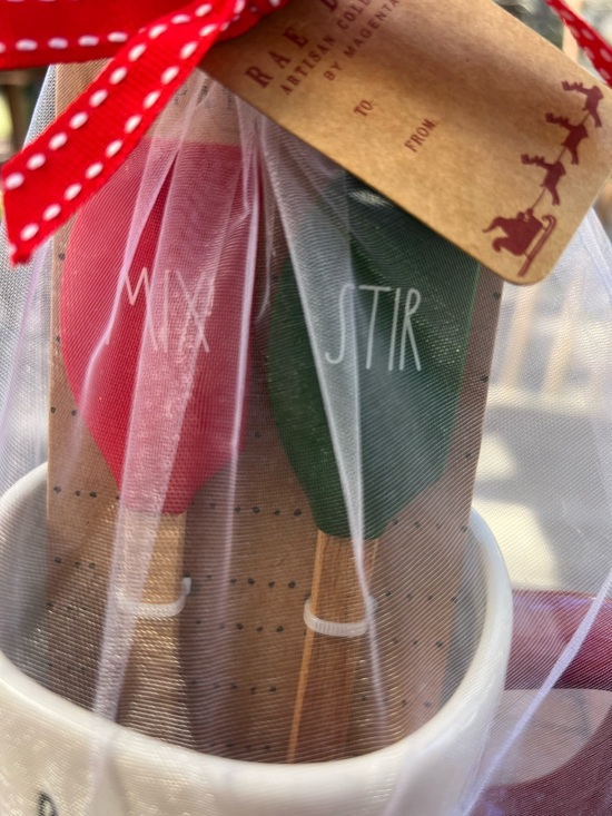 RAE DUNN BAKING SPIRITS BRIGHT Spatula Gingerbread Mug Set NWT NEW - Picture 3 of 10